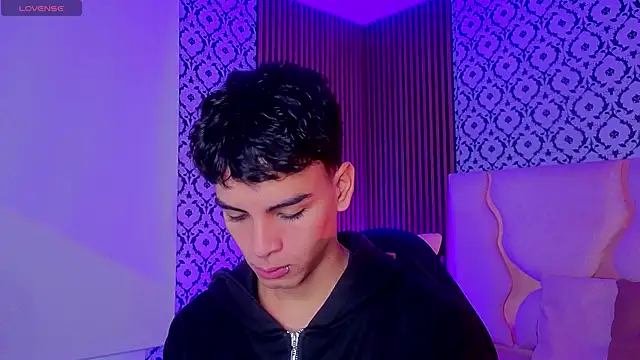 Snapshot of LIHIAN_TAY chatting on April 8, 2026, 12:27 pm LIHIAN TAY online show from April 8, 2026, 12:27 pm