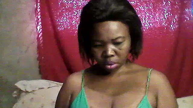 Snapshot of CharlotteXXX chatting on February 9, 2026, 9:35 am CharlotteXXX online show from February 9, 2026, 9:35 am