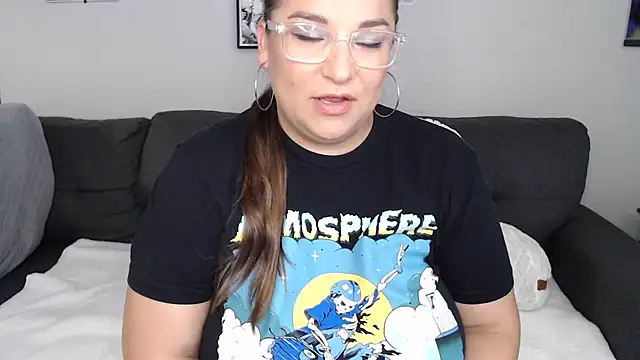 Snapshot of MoonBalloons chatting on September 20, 2025, 10:11 pm MoonBalloons online show from September 20, 2025, 10:11 pm