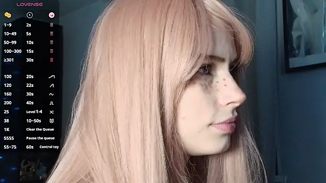 Snapshot of PieraMarch chatting on October 15, 2025, 7:03 pm PieraMarch online show from October 15, 2025, 7:03 pm