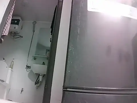 Snapshot of -Luxury chatting on December 20, 2025, 5:20 pm -Luxury online show from December 20, 2025, 5:20 pm