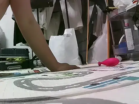 -Luxury online show from April 2, 2026, 10:35 am