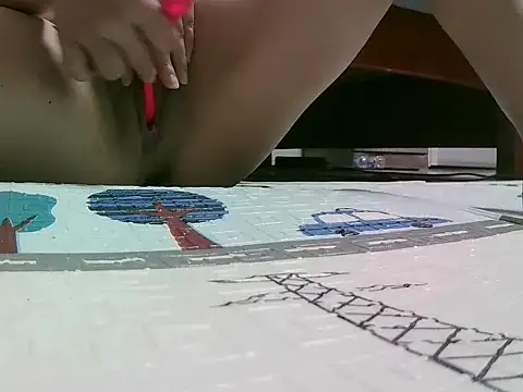 -Luxury online show from April 7, 2026, 1:22 pm