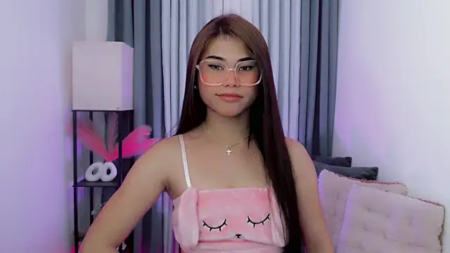 PrettyBlythes TS online show from February 16, 2026, 6:42 am