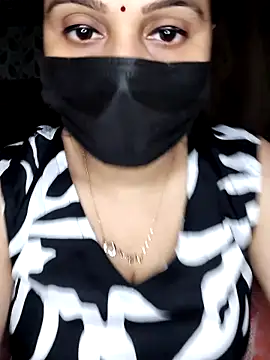 Snapshot of Horny_Shalu chatting on March 10, 2026, 7:02 am Horny Shalu online show from March 10, 2026, 7:02 am