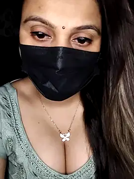 Snapshot of Horny_Shalu chatting on April 12, 2026, 10:31 am Horny Shalu online show from April 12, 2026, 10:31 am