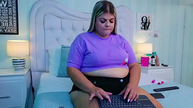 KiimBrooks online show from December 19, 2025, 11:06 am