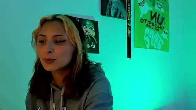 Snapshot of melissa_noirr chatting on November 19, 2025, 5:13 pm melissa noirr online show from November 19, 2025, 5:13 pm