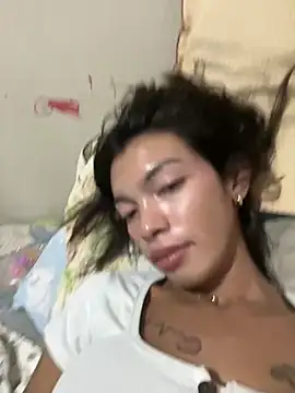 urkemplakx online show from April 22, 2026, 4:37 am