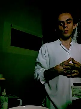 Snapshot of anaboleyn chatting on February 7, 2026, 1:20 am anaboleyn online show from February 7, 2026, 1:20 am