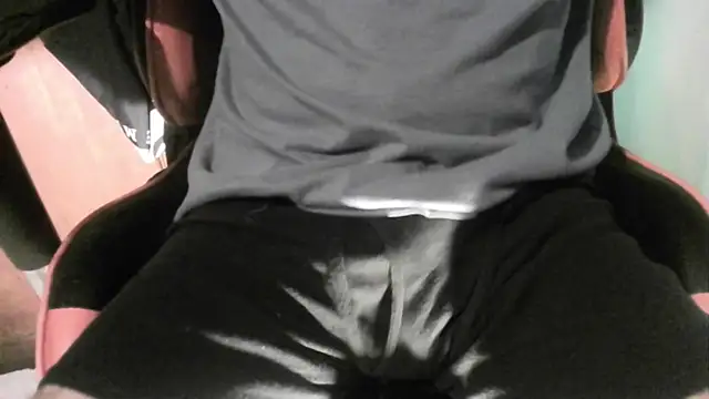 Skinny Longhair online show from January 15, 2026, 7:24 am