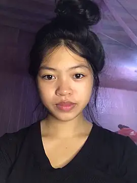 Snapshot of Thy00__ chatting on October 4, 2025, 8:23 am Thy00   online show from October 4, 2025, 8:23 am