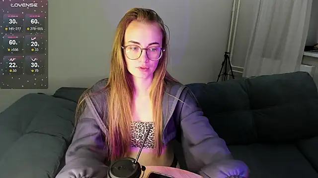 Snapshot of MewStella chatting on October 24, 2025, 11:45 pm MewStella online show from October 24, 2025, 11:45 pm