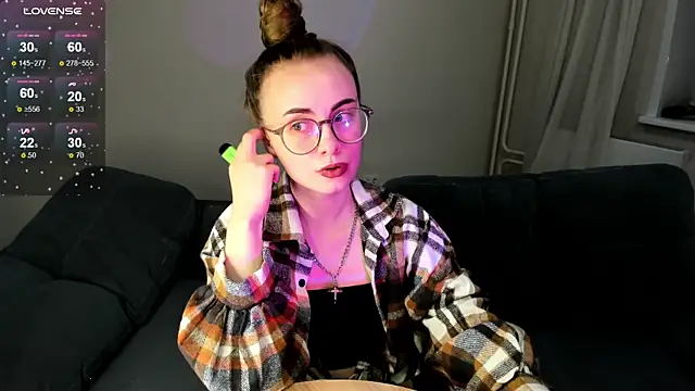 Snapshot of MewStella chatting on November 13, 2025, 4:50 pm MewStella online show from November 13, 2025, 4:50 pm