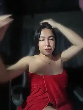 NicoleRoseTS online show from April 8, 2026, 2:28 pm