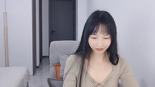 Snapshot of Lisa-3333 chatting on October 30, 2025, 2:18 pm Lisa-3333 online show from October 30, 2025, 2:18 pm