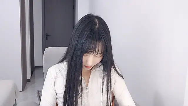 Snapshot of Lisa-3333 chatting on November 25, 2025, 12:49 pm Lisa-3333 online show from November 25, 2025, 12:49 pm