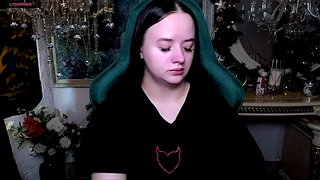 LaraBenson  online show from January 15, 2026, 7:13 am