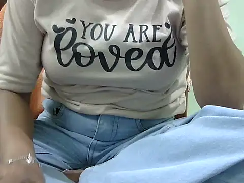 CHAMELI4747 online show from October 28, 2025, 8:18 am