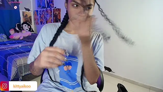 kitty aikooo online show from November 17, 2025, 6:08 am