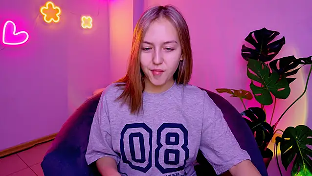 Snapshot of CindySparkl chatting on February 6, 2026, 3:33 am CindySparkl online show from February 6, 2026, 3:33 am