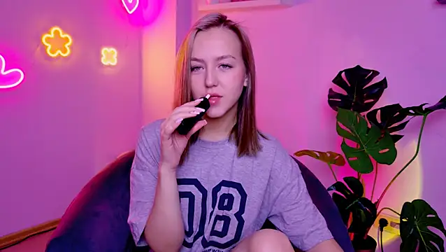 Snapshot of CindySparkl chatting on February 7, 2026, 3:54 am CindySparkl online show from February 7, 2026, 3:54 am