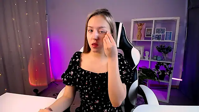 Snapshot of CindySparkl chatting on February 28, 2026, 3:18 am CindySparkl online show from February 28, 2026, 3:18 am