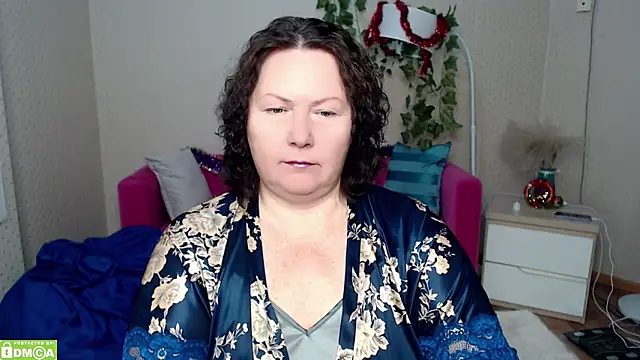 milf hornys online show from December 18, 2025, 3:40 pm