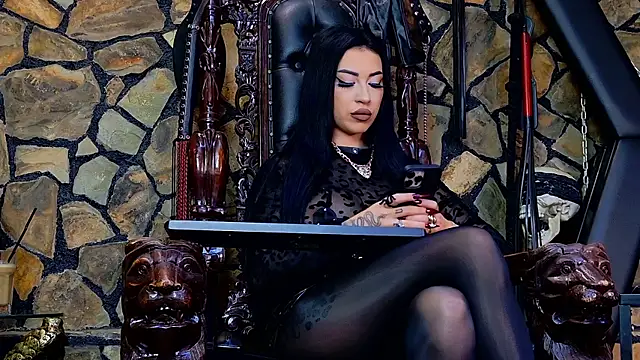 VanessaColby online show from October 18, 2025, 12:06 pm