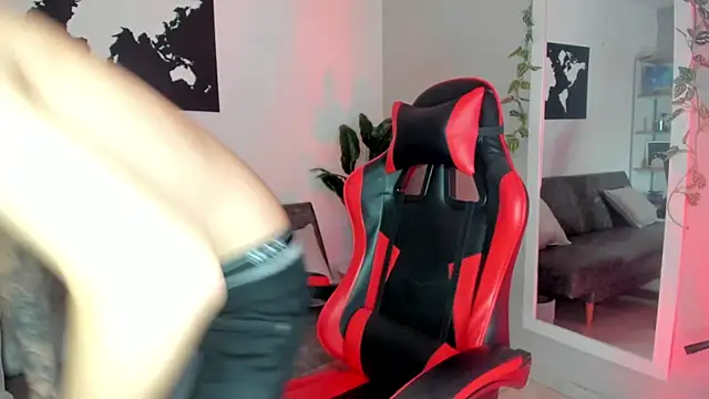 Snapshot of Mathewboy1 chatting on September 24, 2025, 2:37 am Mathewboy1 online show from September 24, 2025, 2:37 am