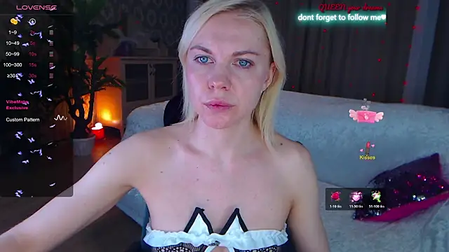 LiSinDoll online show from December 15, 2025, 3:55 am