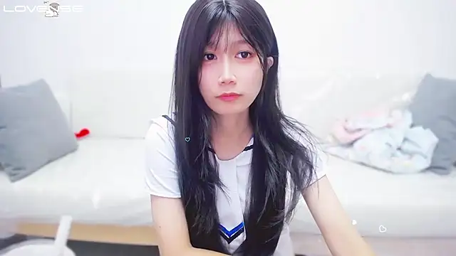 Rabbitlittlefool online show from October 28, 2025, 5:04 pm