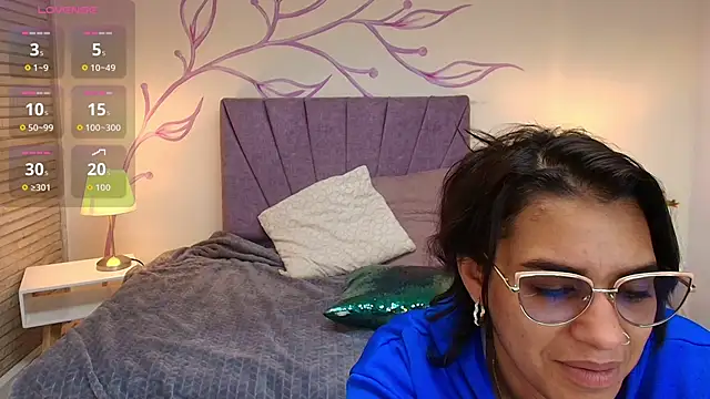 Lia Blake  online show from September 29, 2025, 12:10 pm