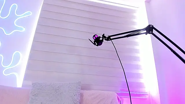 missweetpeach online show from October 21, 2025, 1:34 pm