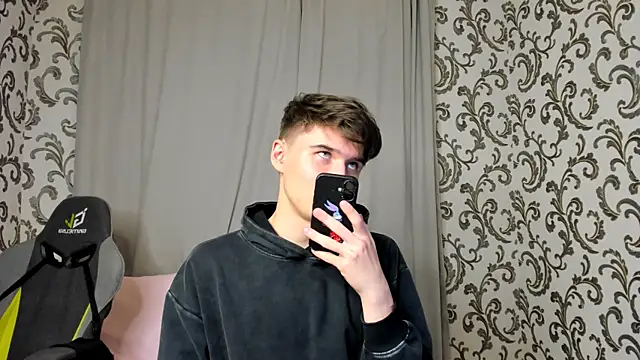 Snapshot of SherlockMax chatting on September 11, 2025, 4:29 pm SherlockMax online show from September 11, 2025, 4:29 pm