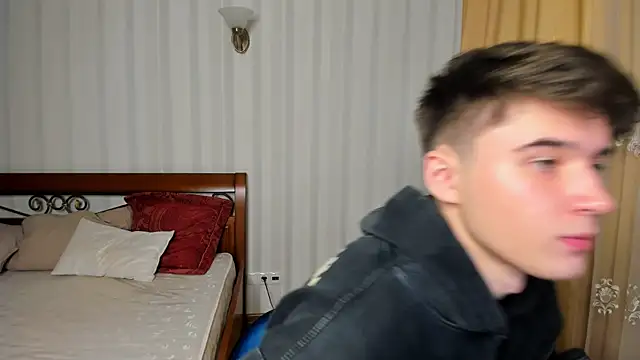 Snapshot of SherlockMax chatting on September 12, 2025, 6:30 pm SherlockMax online show from September 12, 2025, 6:30 pm