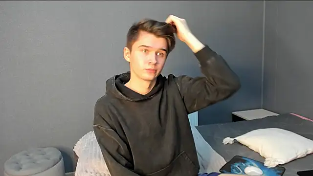 Snapshot of SherlockMax chatting on October 16, 2025, 7:15 pm SherlockMax online show from October 16, 2025, 7:15 pm