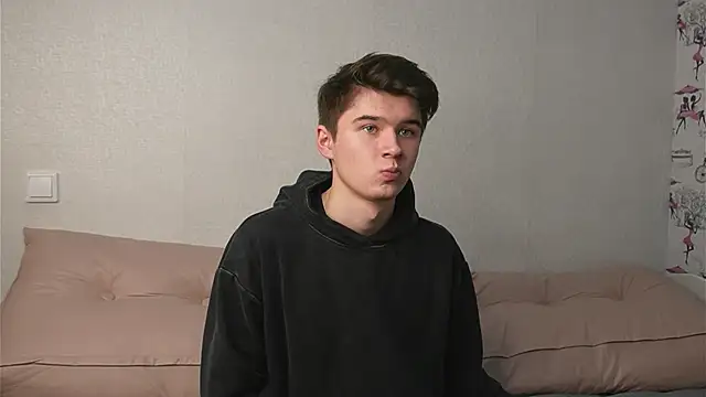 Snapshot of SherlockMax chatting on October 19, 2025, 8:42 pm SherlockMax online show from October 19, 2025, 8:42 pm