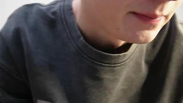 Snapshot of SherlockMax chatting on November 5, 2025, 3:01 pm SherlockMax online show from November 5, 2025, 3:01 pm