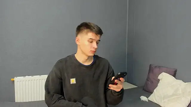 Snapshot of SherlockMax chatting on November 11, 2025, 6:41 pm SherlockMax online show from November 11, 2025, 6:41 pm