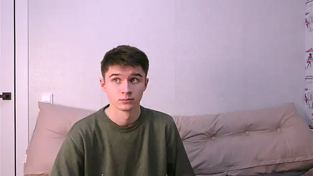 Snapshot of SherlockMax chatting on November 28, 2025, 6:32 pm SherlockMax online show from November 28, 2025, 6:32 pm