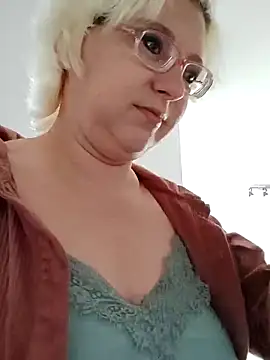 Snapshot of VikaKing chatting on October 16, 2025, 9:32 am VikaKing online show from October 16, 2025, 9:32 am