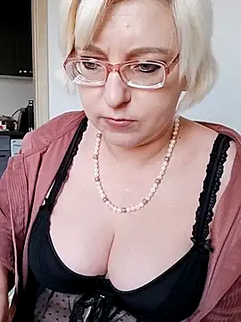 Snapshot of VikaKing chatting on October 31, 2025, 9:54 am VikaKing online show from October 31, 2025, 9:54 am