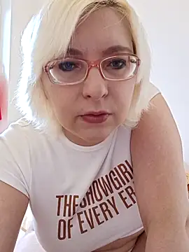 Snapshot of VikaKing chatting on November 30, 2025, 11:47 am VikaKing online show from November 30, 2025, 11:47 am