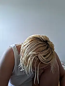 Snapshot of VikaKing chatting on December 1, 2025, 11:15 am VikaKing online show from December 1, 2025, 11:15 am