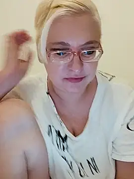 Snapshot of VikaKing chatting on January 5, 2026, 5:38 pm VikaKing online show from January 5, 2026, 5:38 pm