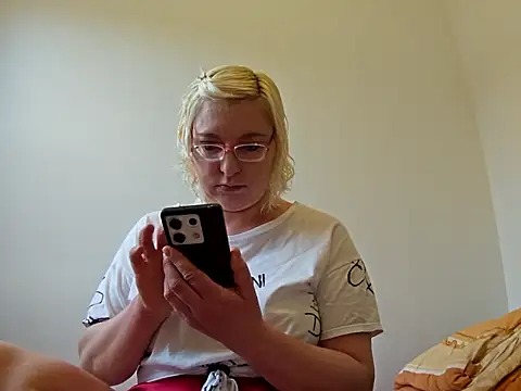 Snapshot of VikaKing chatting on January 14, 2026, 10:32 am VikaKing online show from January 14, 2026, 10:32 am