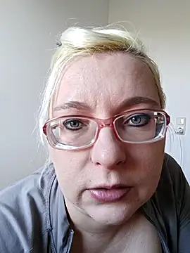 Snapshot of VikaKing chatting on January 16, 2026, 10:08 am VikaKing online show from January 16, 2026, 10:08 am