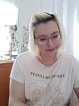 Snapshot of VikaKing chatting on February 28, 2026, 9:32 am VikaKing online show from February 28, 2026, 9:32 am