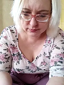 Snapshot of VikaKing chatting on March 1, 2026, 10:06 am VikaKing online show from March 1, 2026, 10:06 am